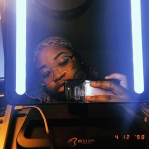 Meet your Posher, Kay